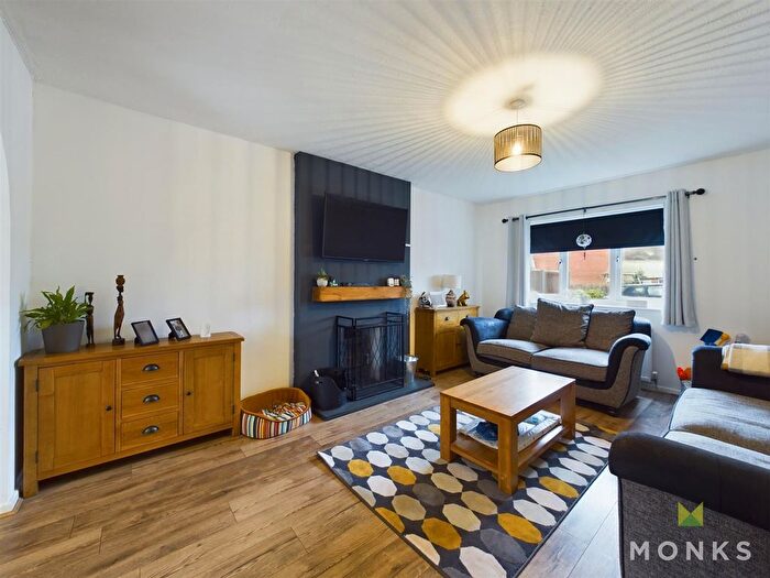 3 Bedroom Detached House For Sale In Guinevere Close, Oswestry, SY11