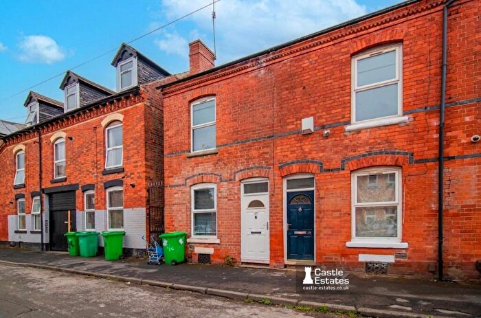 3 Bedroom Terraced House For Sale In Thurman Street, Nottingham, NG7