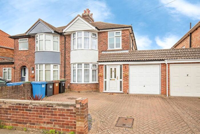 3 Bedroom Semi Detached House For Sale In Beechcroft Road, Ipswich, IP1