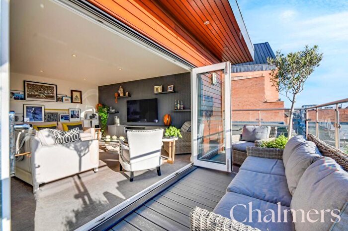 2 Bedroom Apartment For Sale In High Street, Brentwood, CM14