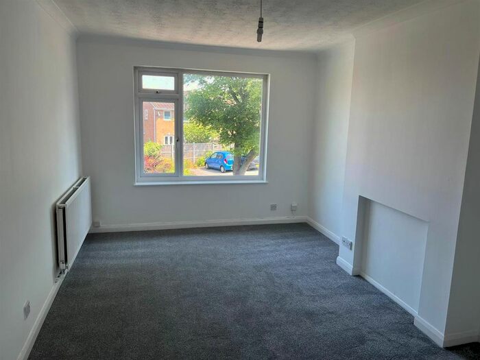 1 Bedroom Flat To Rent In Stravinsky Road, Basingstoke, RG22