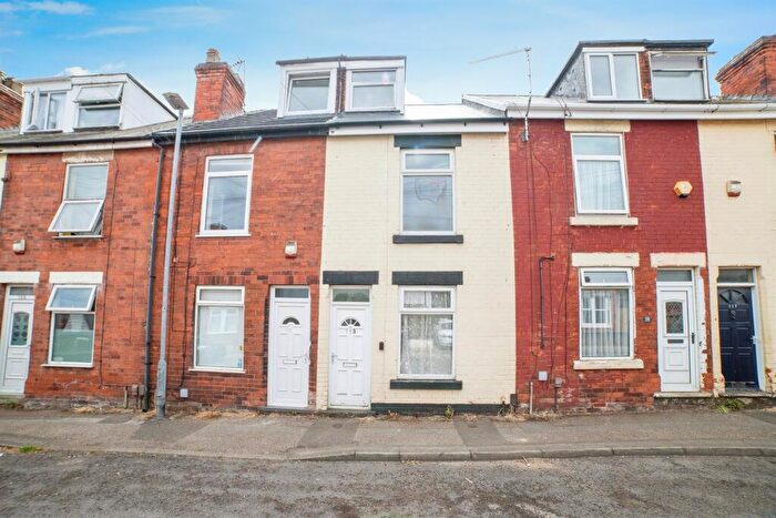 3 Bedroom Terraced House For Sale In Princes Street, Mansfield, NG18