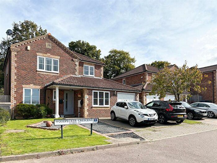 4 Bedroom Detached House To Rent In Woodpecker Crescent, Burgess Hill, RH15