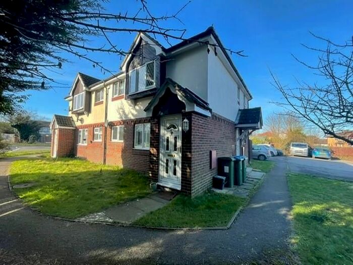 1 Bedroom Flat To Rent In Oldhams Meadow, Aylesbury HP20