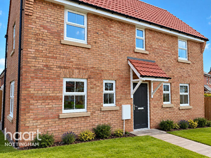 3 Bedroom Semi-Detached House For Sale In Hart Grove, Nottingham, NG13