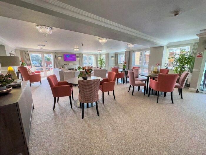 1 Bedroom Flat For Sale In Crookham Road, Fleet, GU51