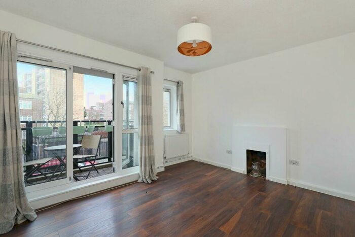 3 Bedroom Apartment To Rent In Denmark Road, London, SE5