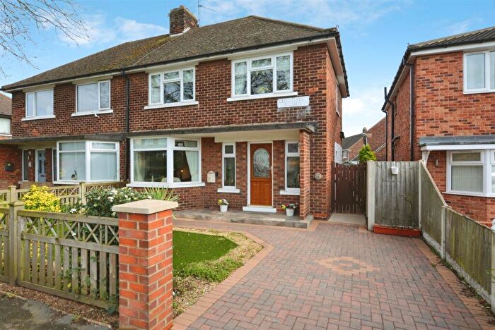 3 Bedroom Semi Detached House For Sale In Gloucester Avenue, Scunthorpe, DN16