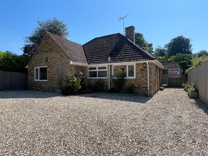 4 Bedroom Detached Bungalow For Sale In Highmoor Cross, Henley-On-Thames, RG9