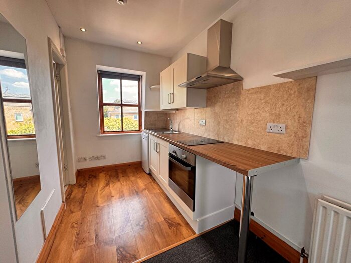 Studio To Rent In Whitehall Gardens, Acton, W3