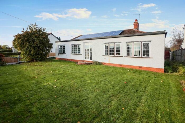 3 Bedroom Detached Bungalow For Sale In Bransford Road, Rushwick, Worcester, WR2