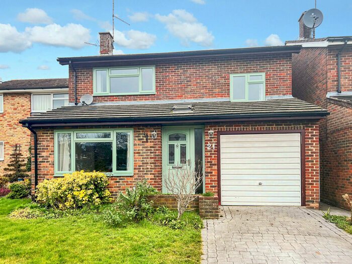 4 Bedroom Detached House To Rent In Lodge Close, Hertford, SG14