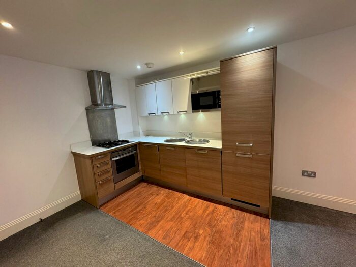 2 Bedroom Flat To Rent In Hawksworth House, Bromley, BR1