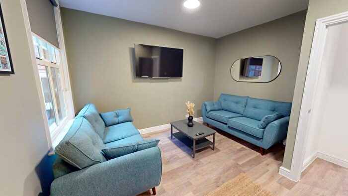 6 Bedroom House To Rent In Rothesay Avenue, NG7