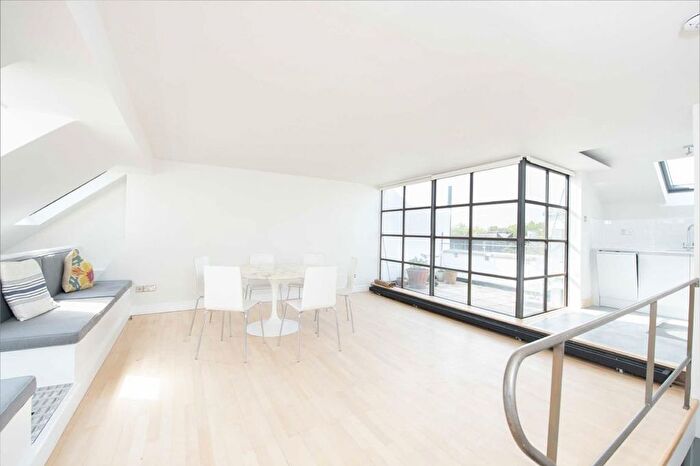 2 Bedroom Flat To Rent In Norland Square, Notting Hill, W11