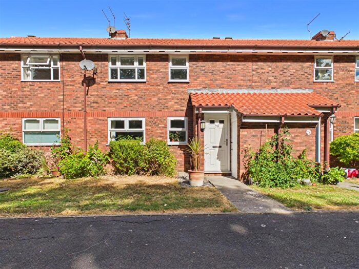 2 Bedroom House For Sale In Minster Avenue, Beverley, HU17