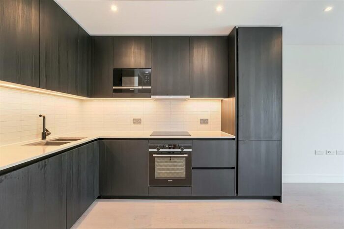 1 Bedroom Apartment To Rent In Hewson Way, London, SE17