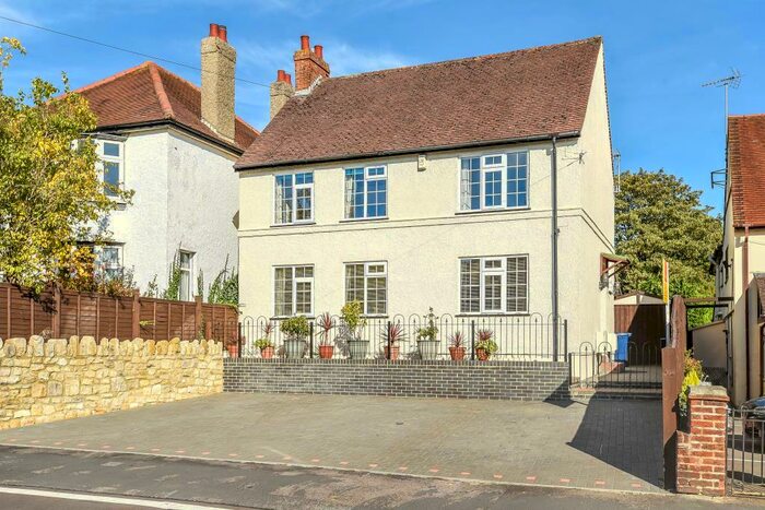 3 Bedroom Detached House To Rent In The Slade, Headington, OX3