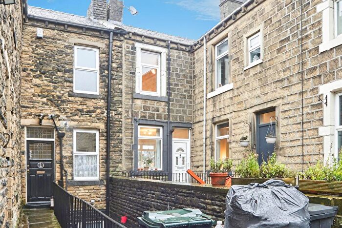 2 Bedroom Terraced House For Sale In Oak Street, Haworth, Keighley, BD22