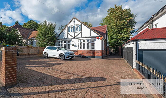 3 Bedroom Detached House For Sale In Knoll Rise, Orpington, BR6