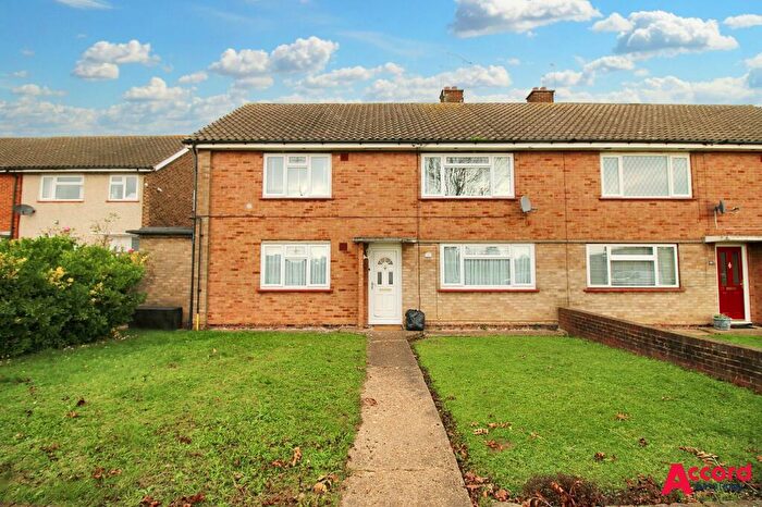 2 Bedroom Maisonette To Rent In Lexington Way, Upminster, RM14