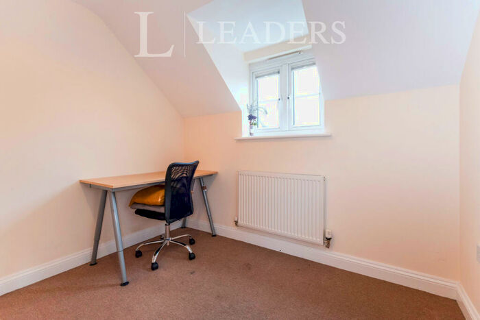 2 Bedroom Apartment To Rent In Games Yard, Stevenage, SG1