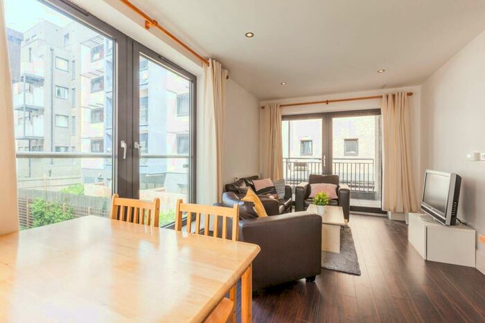 2 Bedroom Flat To Rent In Axio Way, Bow, London, E3