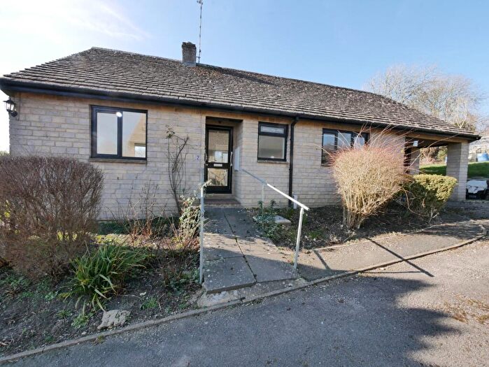 2 Bedroom Detached Bungalow To Rent In Walkers Gardens, Northleach, GL54