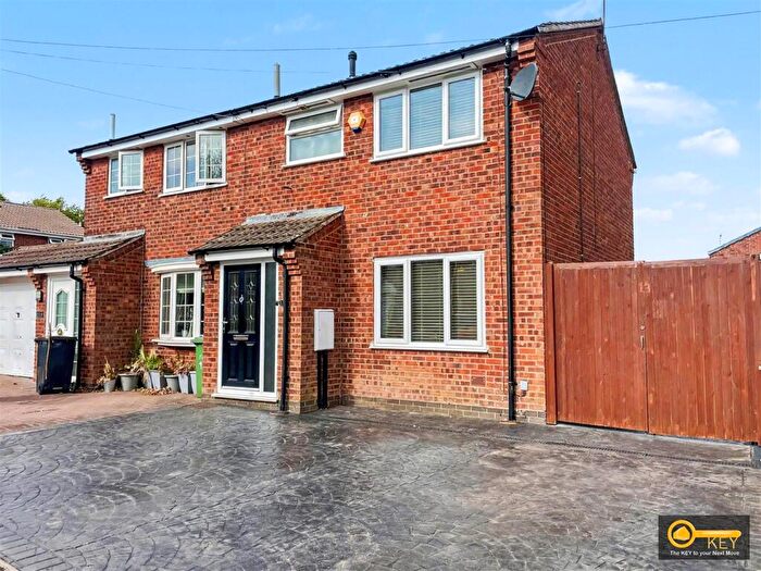 3 Bedroom Semi-Detached House For Sale In Freesland Rise, Poplar Rise, Nuneaton, CV10