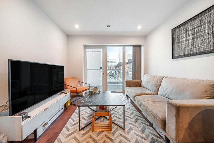 1 Bedroom Flat To Rent In Bogart House, Ealing, W5