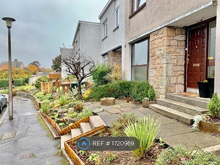 3 Bedroom End Of Terrace House To Rent In Springwood Park, Edinburgh, EH16