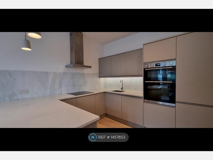 2 Bedroom Flat To Rent In Hinton Road, London, SE24