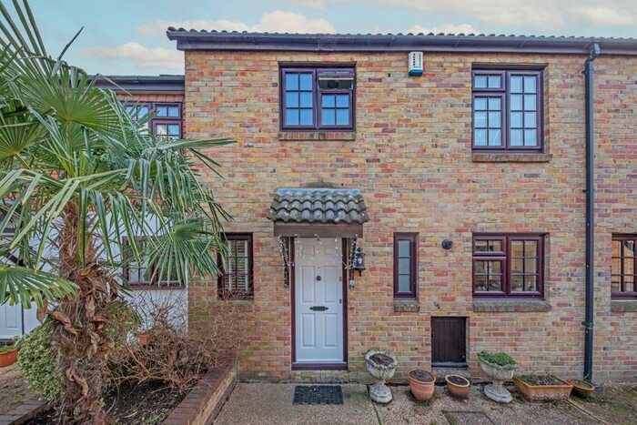 3 Bedroom Terraced House To Rent In The Farthings, Kingston Upon Thames, KT2