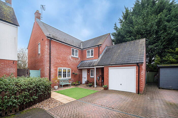 4 Bedroom Detached House For Sale In Orchard Close, Cosgrove, Milton Keynes, MK19