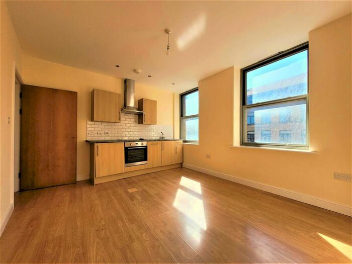 2 Bedroom Flat To Rent In Ivegate, Sunbridge Road, Bradford, BD1