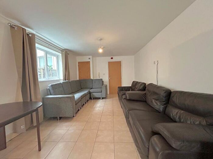 10 Bedroom House To Rent In Llanbleddian Gardens, Cardiff(City), CF24
