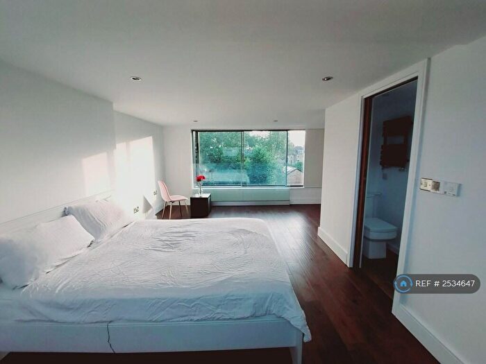 4 Bedroom Flat To Rent In Wilson Road, London, SE5