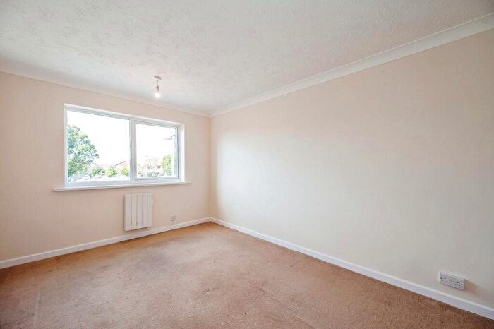 2 Bedroom Flat For Sale In Rails Lane, Hayling Island, Hampshire, PO11