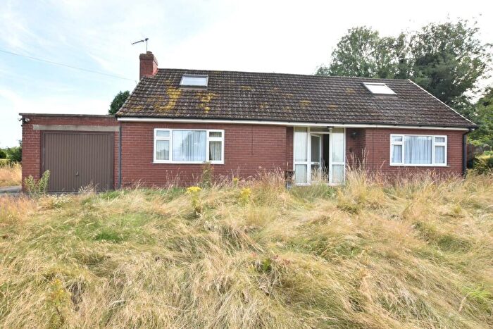 4 Bedroom Detached Bungalow For Sale In Chapel Lane, Whitton, Scunthorpe, DN15