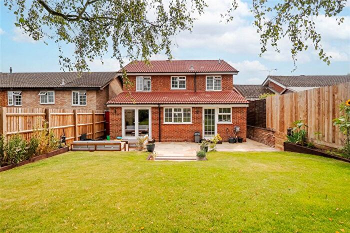 4 Bedroom Detached House For Sale In Cotefield Drive, Leighton Buzzard, LU7