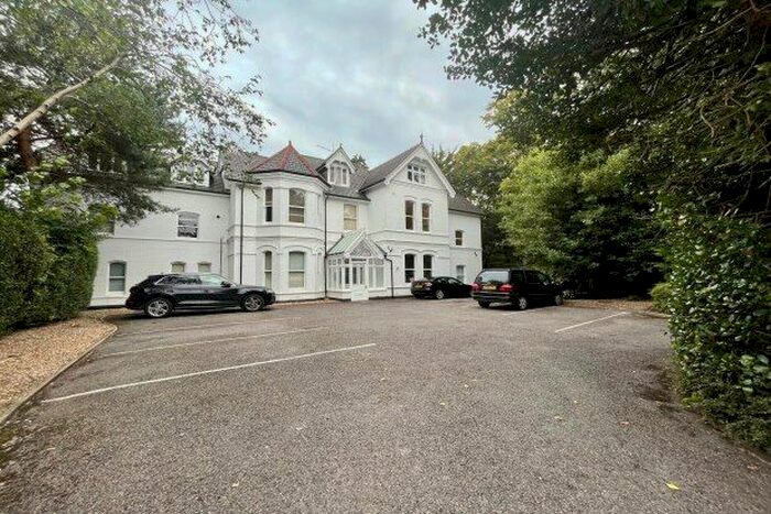 3 Bedroom Maisonette To Rent In Cavendish Road, Bournemouth, BH1