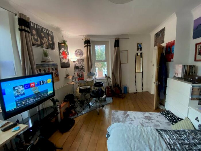 4 Bedroom House To Rent In Senghennydd Place, Cathays, Cardiff, CF24