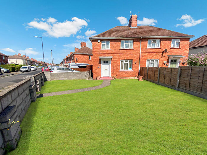 3 Bedroom House To Rent In Martock Road, Bedminster, Bristol, BS3
