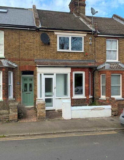 3 Bedroom Terraced House To Rent In Cambridge Road, Faversham, Kent, ME13