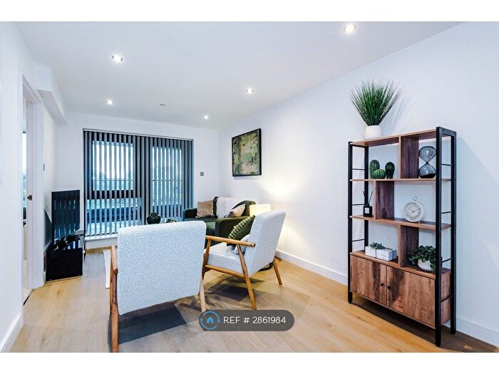 2 Bedroom Flat To Rent In Axis, Leeds, LS9