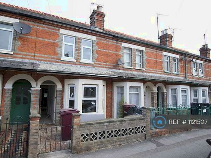3 Bedroom Terraced House To Rent In Highgrove Street, Reading, RG1