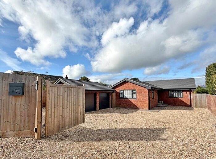 4 Bedroom Bungalow For Sale In Camel Green Road, Alderholt, Fordingbridge, Hampshire, SP6
