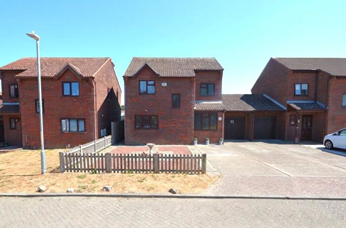 4 Bedroom Detached House For Sale In Fairfax Close, Folkestone, CT20