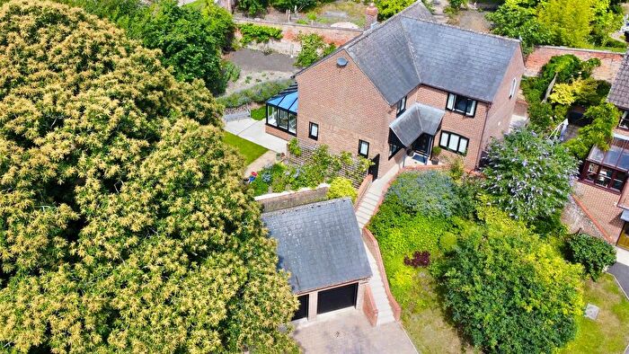 4 Bedroom Detached House For Sale In Great Western Close, Devizes, SN10