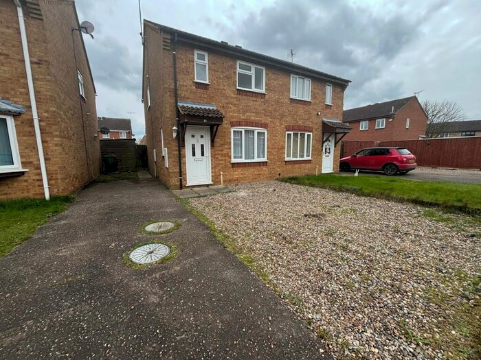 3 Bedroom Semi-Detached House To Rent In Bure Close, Watlington, King's Lynn, PE33